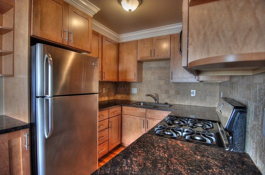 1st image of 1549 San Carlos Ave APT 05