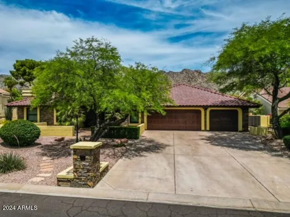 11652 S WARPAINT Drive, Phoenix, AZ 85044