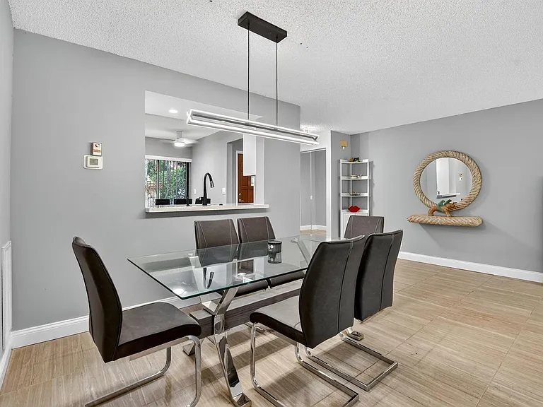 7773 La Mirada Dr — Photo 5