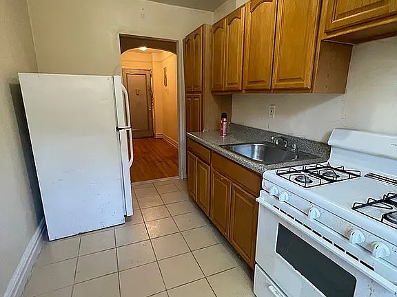 4th image of 8514 7th Ave #3C