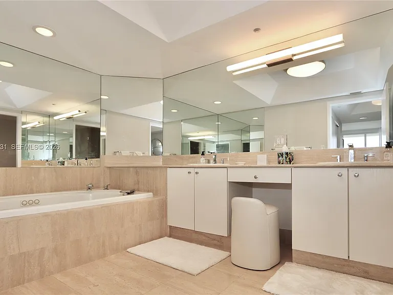 7000 Island Blvd #2605 — Photo 10