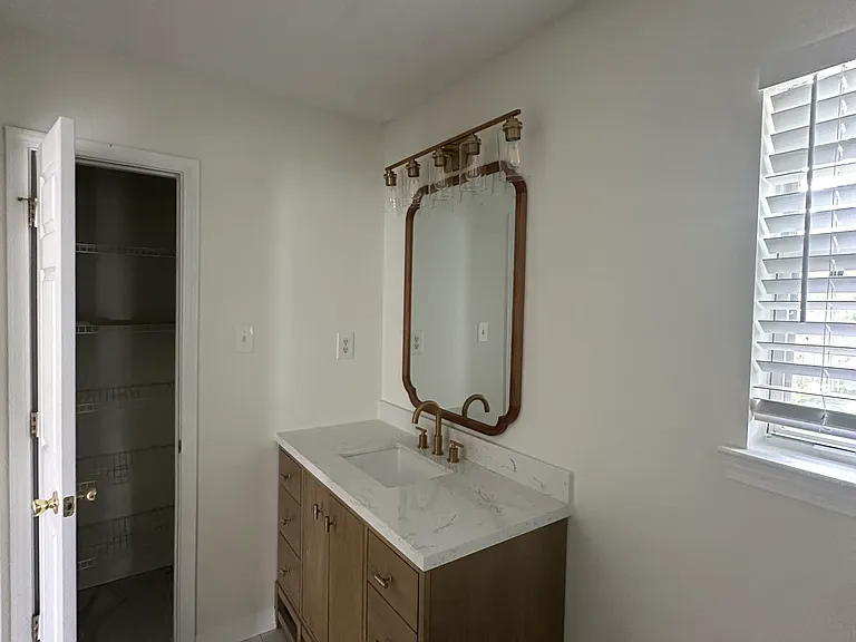 405 Belle Chase Ct S — Photo 9