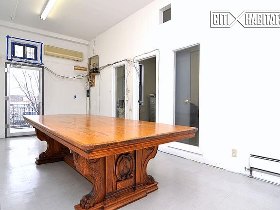 5th image of 258 Johnson Ave
