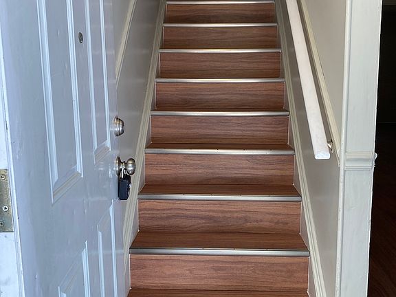 New Laminate floors throughout home.