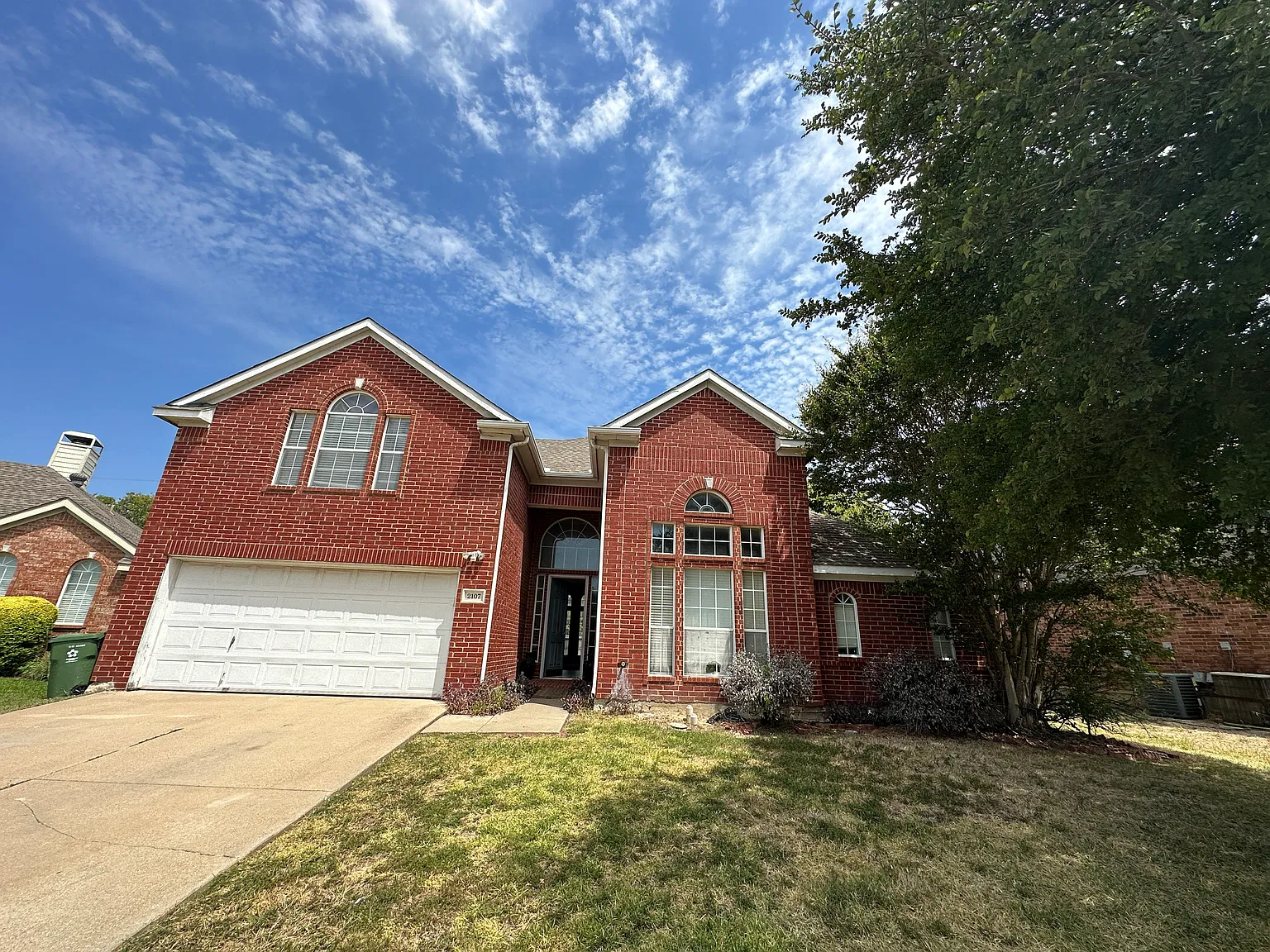 5 bed, 2823 sqft, $2,795 — Photo 3