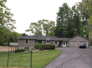 1629 Forest Park Rd, Norton Shores, MI 49441