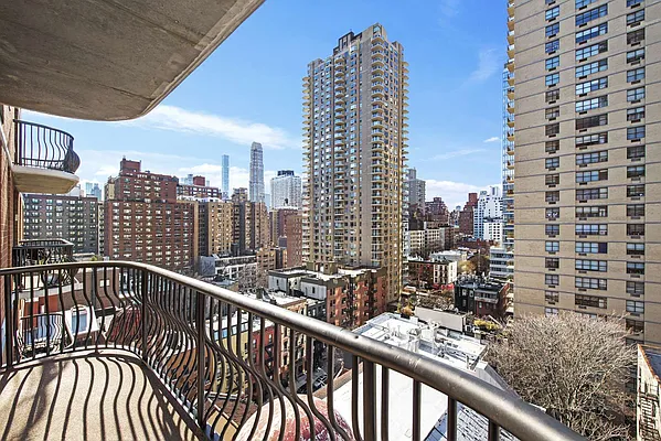 Sold by Compass | media 2