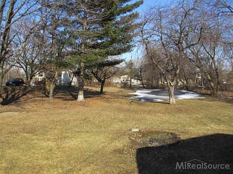 4th image of 26776 Fernwood St