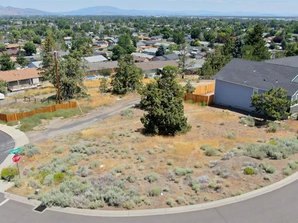 2312 SW Valleyview Dr, Redmond, OR 97756