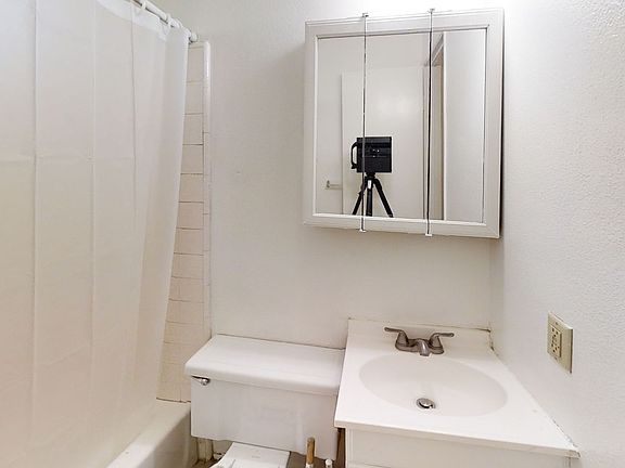 4th image of 34261 Avenue J #4