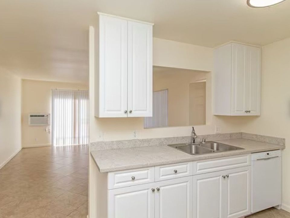 1st image of 239 Pala Vista Dr #27