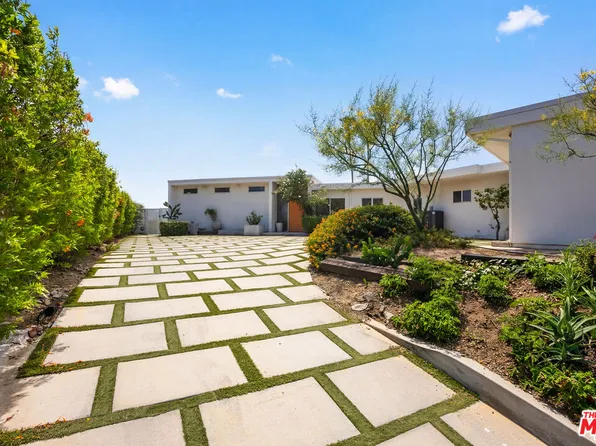 10418 Ormond St, Sunland, CA 91040