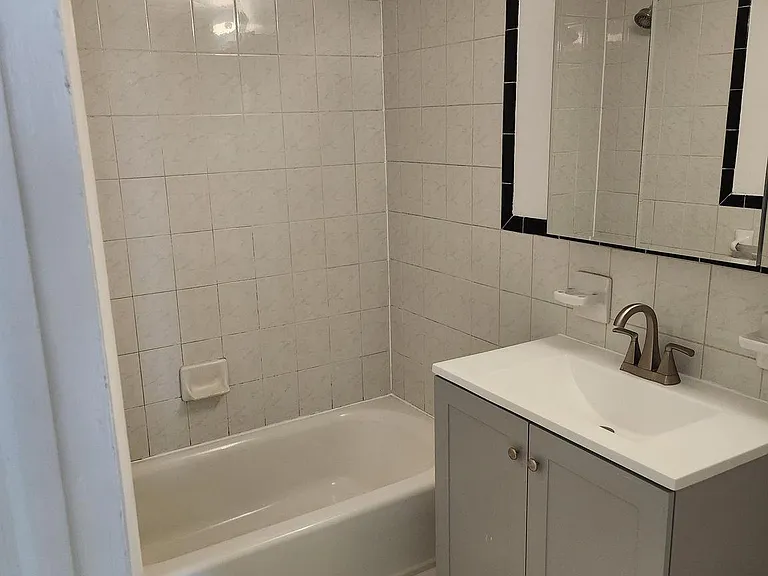 100 N 3rd St #4A — Photo 5