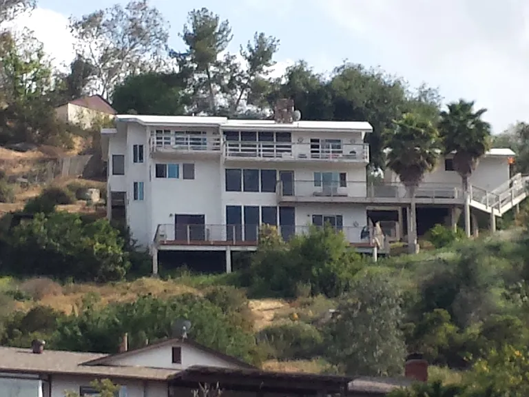 1356 Merritt Dr — Photo 11