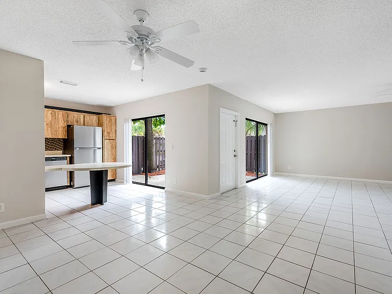 1761 N Congress Ave — Photo 7
