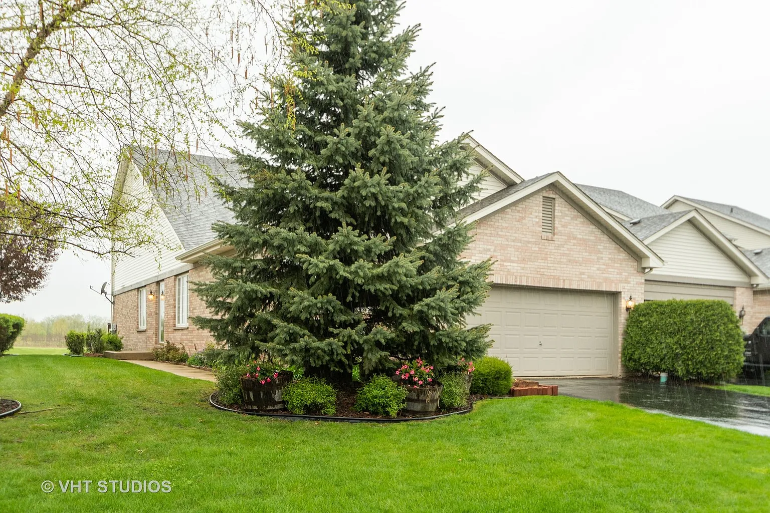 80 Odyssey Dr photo 1