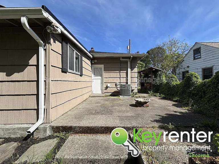 6818 87th St SW — Photo 24