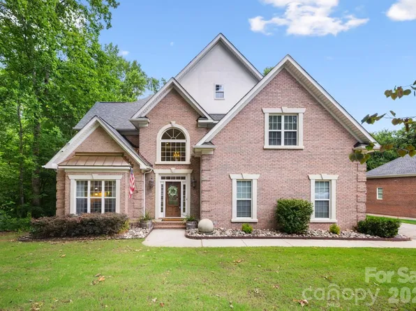 5355 Shannamara Dr, Matthews, NC 28104