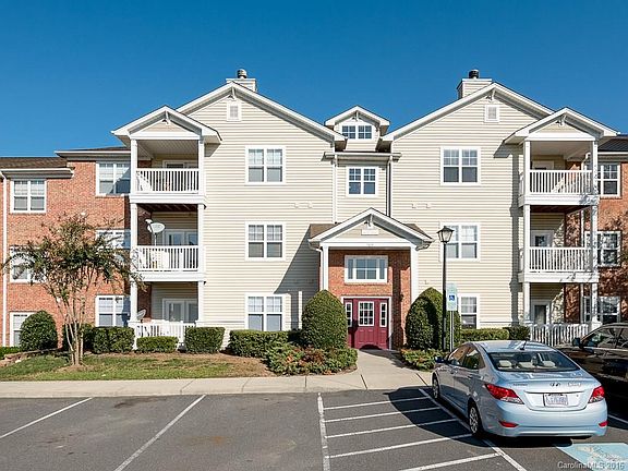 2nd image of 9855 Hyde Glen Ct #9855