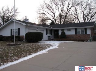 301 Taylor Park Dr, Lincoln, NE 68510