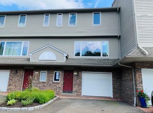 882 N Colony Rd APT 27, Meriden, CT 06450