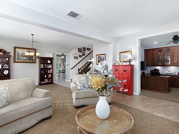 4th image of 29341 Tremont Dr
