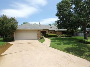 7112 Nicole Ct, North Richland Hills, TX 76182