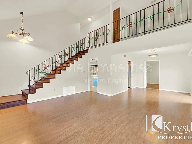 1398 Hale St — Photo 7