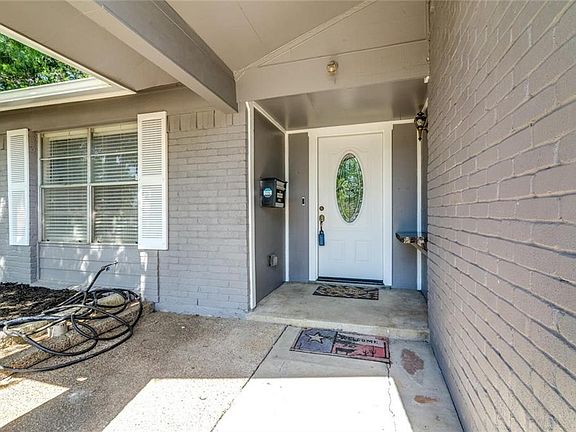 3rd image of 508 Village Dr