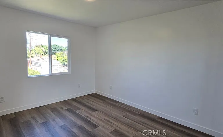 833 E 92nd St — Photo 13