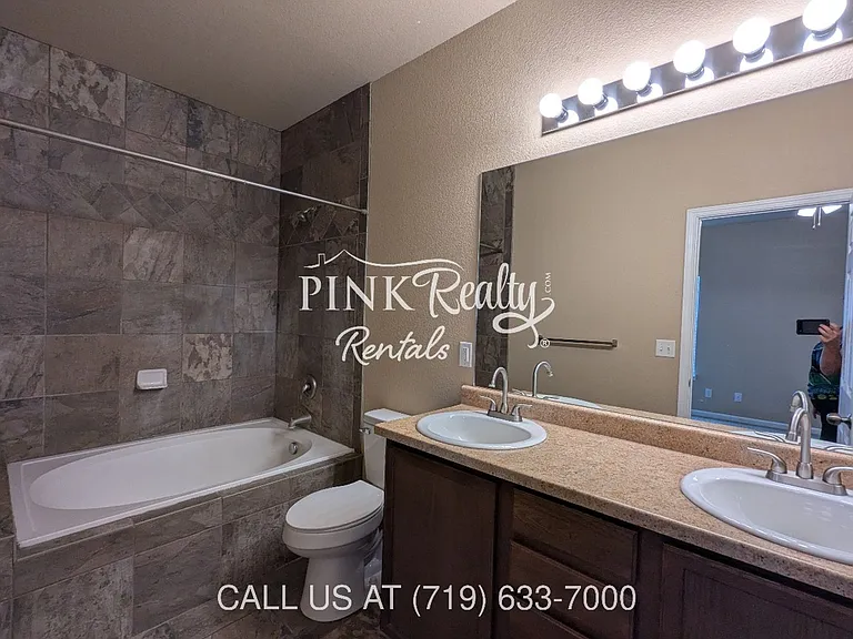 8377 Freestar Way — Photo 33