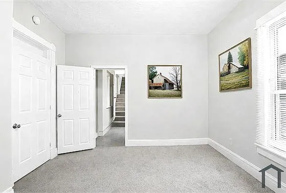 1343 Edgemont Ave — Photo 10