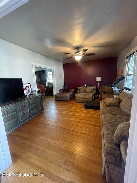 5th image of 360 6th Avenue