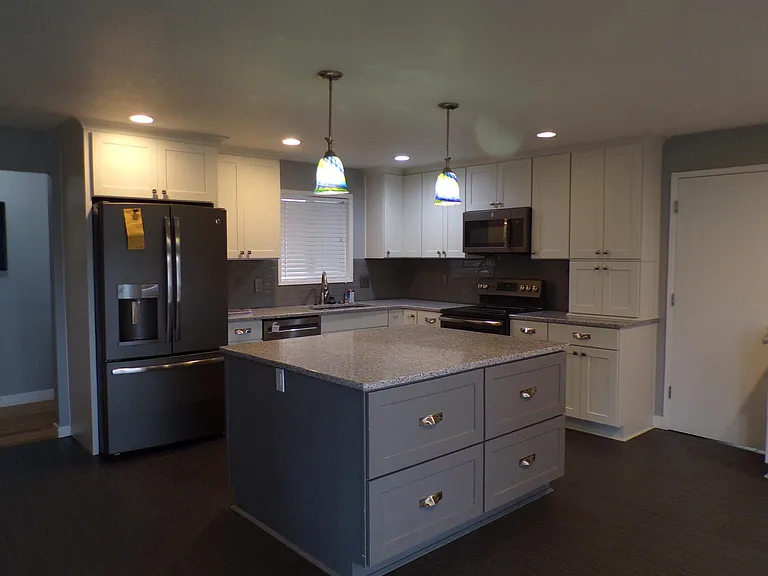2740 NW Stewart St — Photo 8