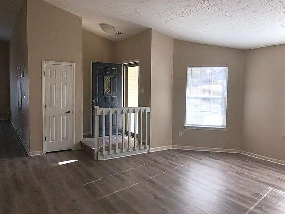 4th image of 5490 Pine Hill Dr
