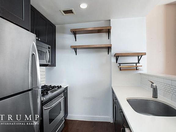 5th image of 249 E 118th St APT 2D