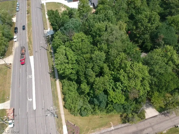 Winding Way, Brecksville, OH 44141