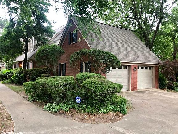 4th image of 47 Country Club Cir