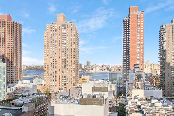 Rented by Stonehenge NYC LLC | media 12