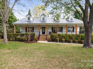 2549 Lake Shore Rd S, Denver, NC 28037