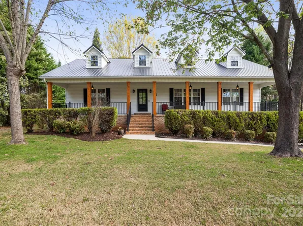 2549 Lake Shore Rd S, Denver, NC 28037