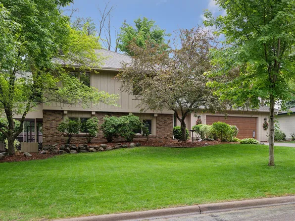 1101 Bluebill Bay Rd, Burnsville, MN 55306