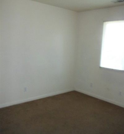 5th image of 981 Kenwood Ave