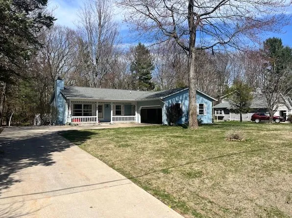 1160 Red Apple Rd, Manistee, MI 49660