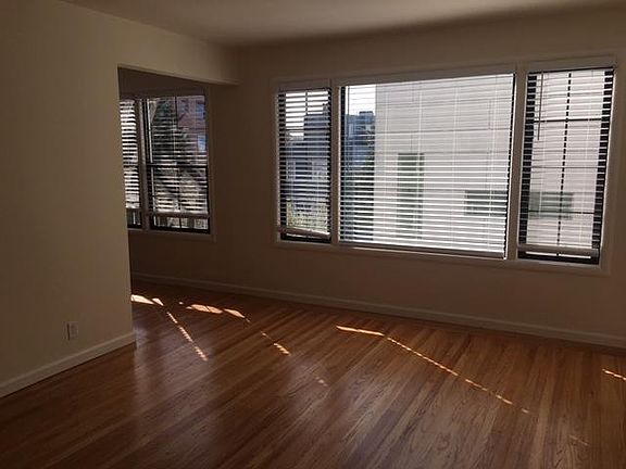 4th image of 2649 Polk St