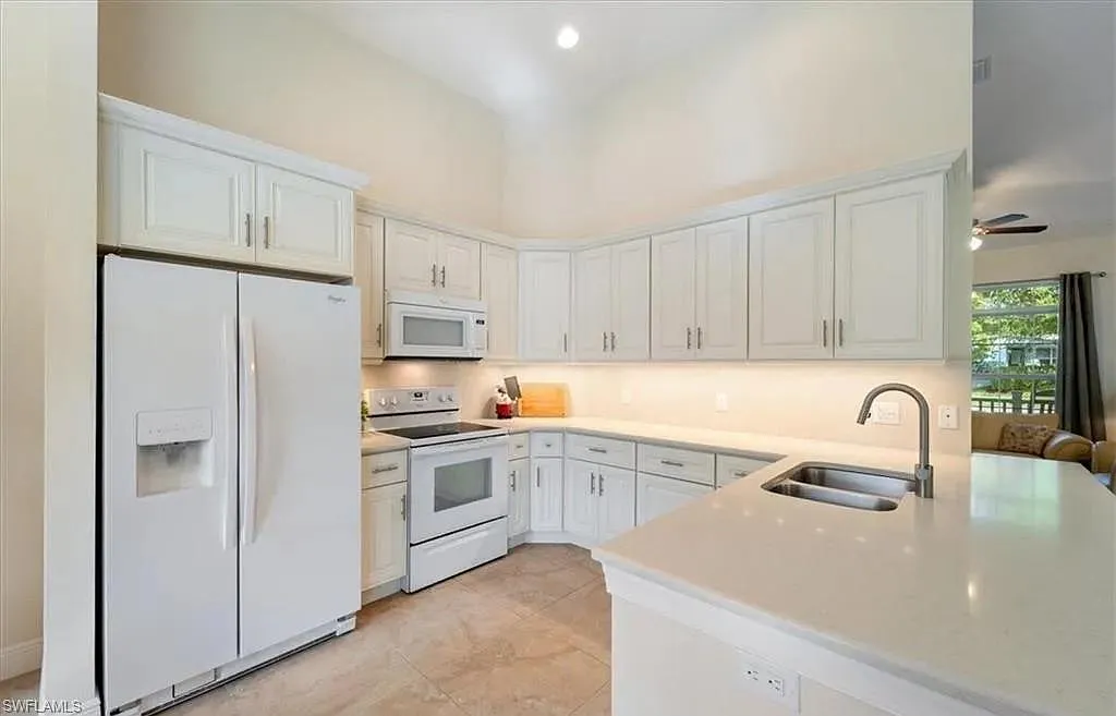 3 bed, 2.0 bath, 1829 sqft, $18,500 — Photo 3