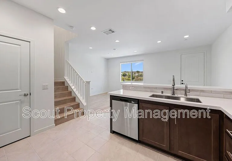 39529 Tannat Dr — Photo 11