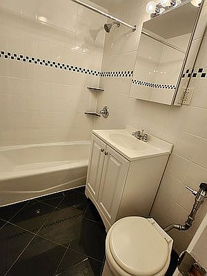 3rd image of 206 W 106th St #9