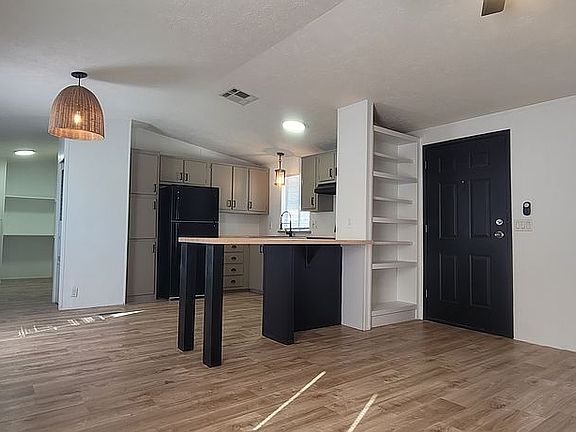 4th image of 912 Ewe Ln