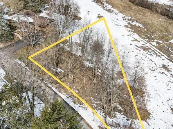 4702 Whitman Cir, Ann Arbor, MI 48103